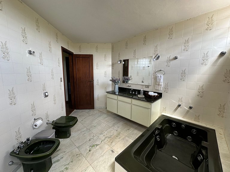 Casa com Piscina para Temporada no Centro | Conforto e Lazer