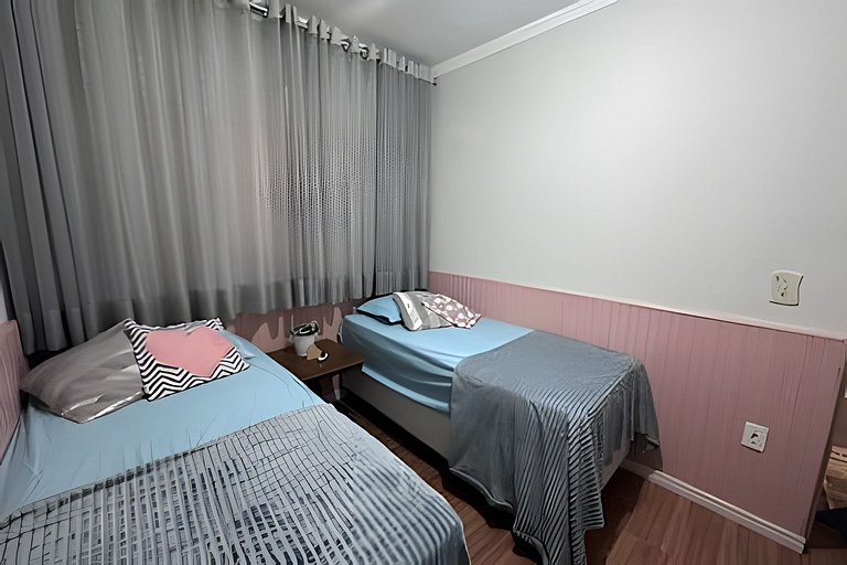 Casa do Rosa com piscina - Aluguel por Temporada SJBV