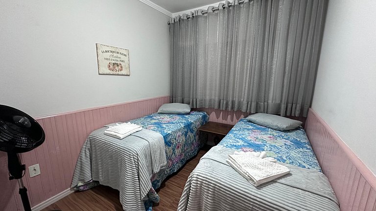 Casa do Rosa com piscina - Aluguel por Temporada SJBV