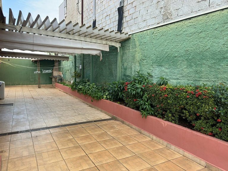 Quarto 2 - Refugio Verde Aconchegante com Ar-Cond.