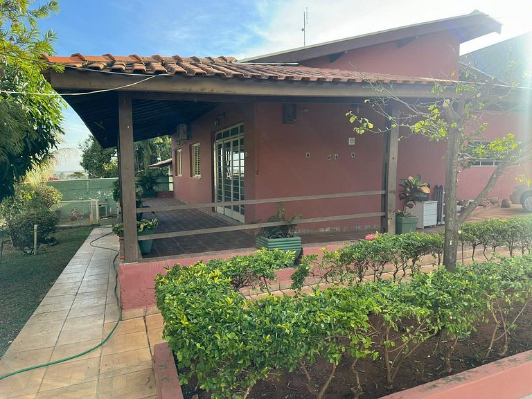 Quarto 2 - Refugio Verde Aconchegante com Ar-Cond.