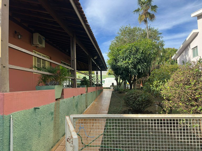 Quarto 1 - Refugio Verde Aconchegante com Ar-Cond.