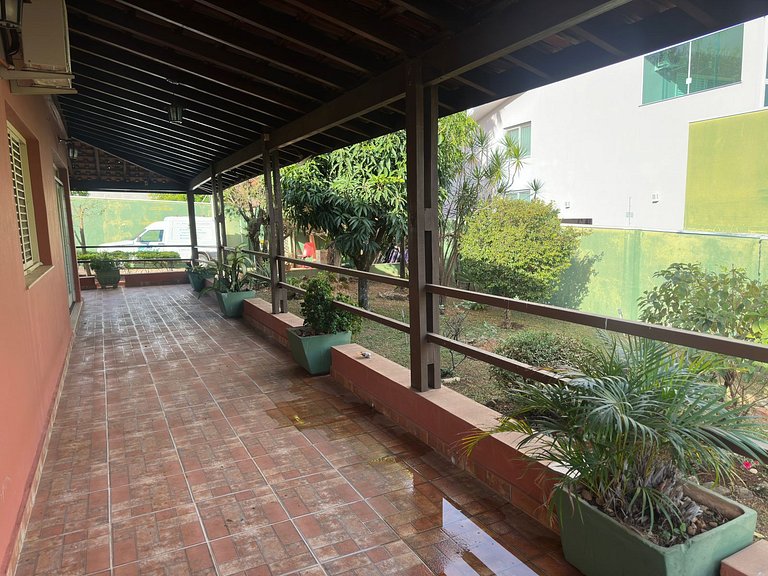 Quarto 1 - Refugio Verde Aconchegante com Ar-Cond.