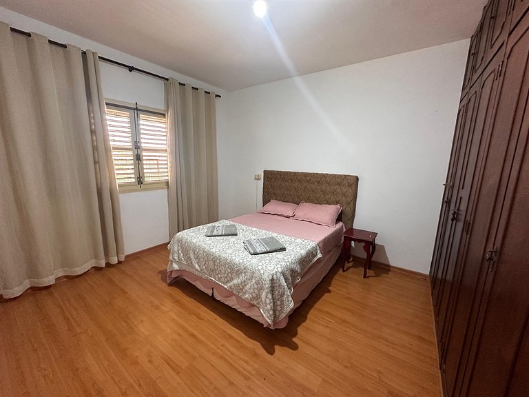 Suíte - Refugio Verde Aconchegante com Ar-Cond.