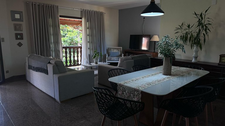 Recanto Amana – Casa Completa no Centro de SJBV