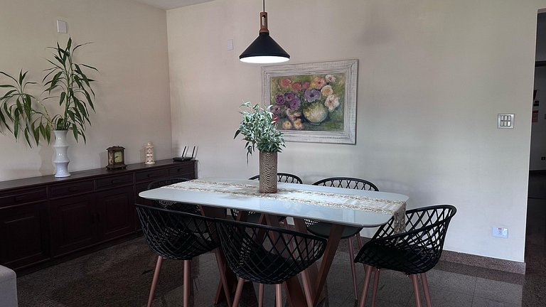 Casa com Piscina para Temporada no Centro | Conforto e Lazer