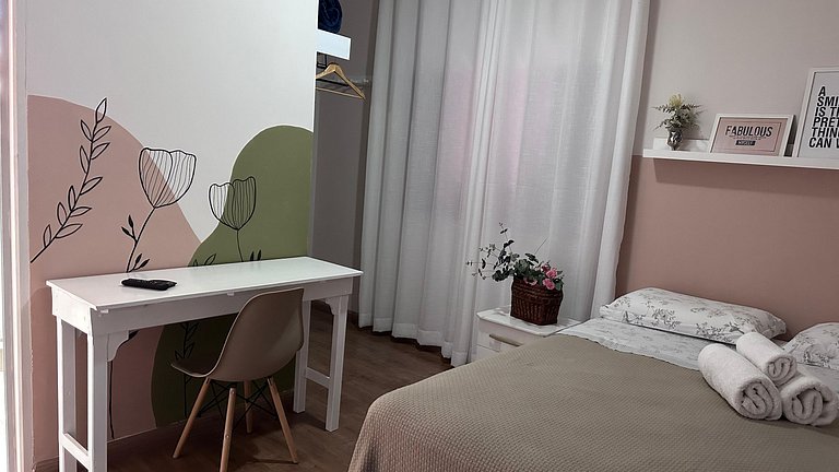 Quarto Conexão Próxima/centro SJBV· Villa do Aconchego