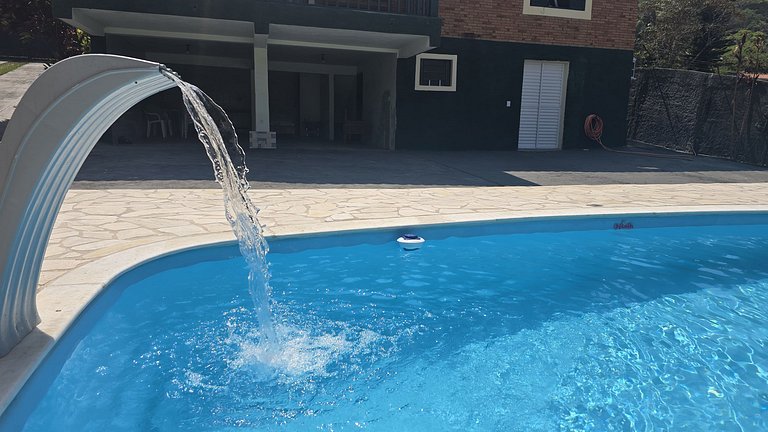 Suíte em Águas da Prata com Vista e Ar-Condicionado