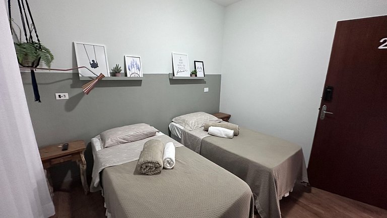 Quarto Conexão Próxima/centro SJBV· Villa do Aconchego